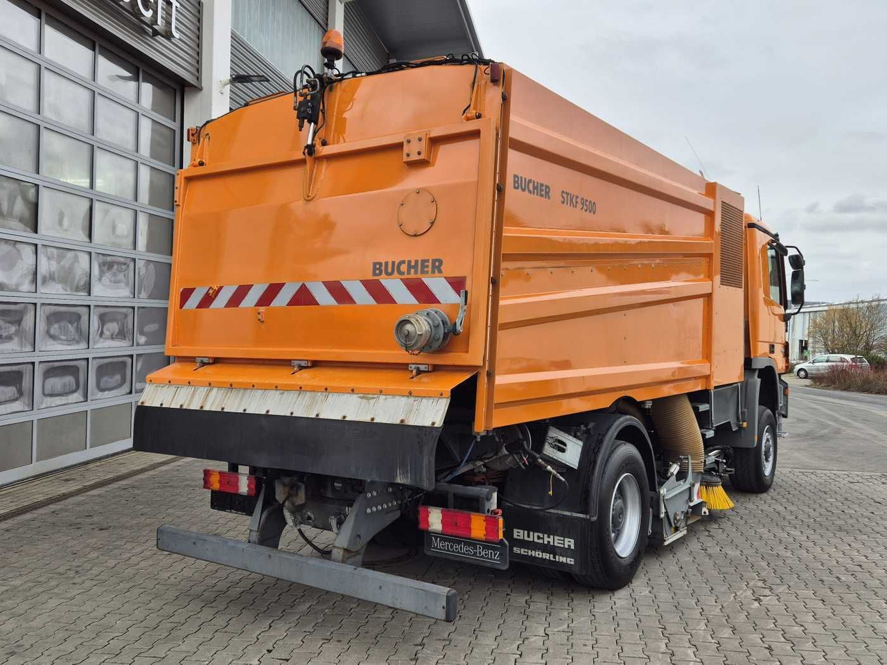 Leasing  Mercedes-Benz Actros 2032 A 4x4 Bucher STKF 9500 Airport 30x Mercedes-Benz Actros 2032 A 4x4 Bucher STKF 9500 Airport 30x: kuva Leasing  Mercedes-Benz Actros 2032 A 4x4 Bucher STKF 9500 Airport 30x Mercedes-Benz Actros 2032 A 4x4 Bucher STKF 9500 Airport 30x