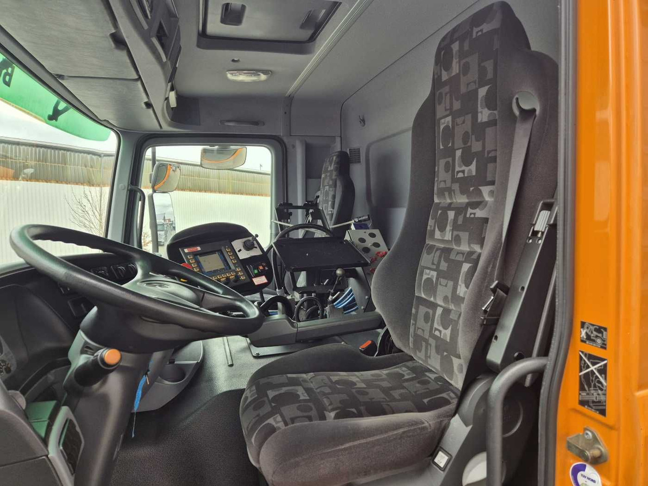 Leasing  Mercedes-Benz Actros 2032 A 4x4 Bucher STKF 9500 Airport 30x Mercedes-Benz Actros 2032 A 4x4 Bucher STKF 9500 Airport 30x: kuva Leasing  Mercedes-Benz Actros 2032 A 4x4 Bucher STKF 9500 Airport 30x Mercedes-Benz Actros 2032 A 4x4 Bucher STKF 9500 Airport 30x