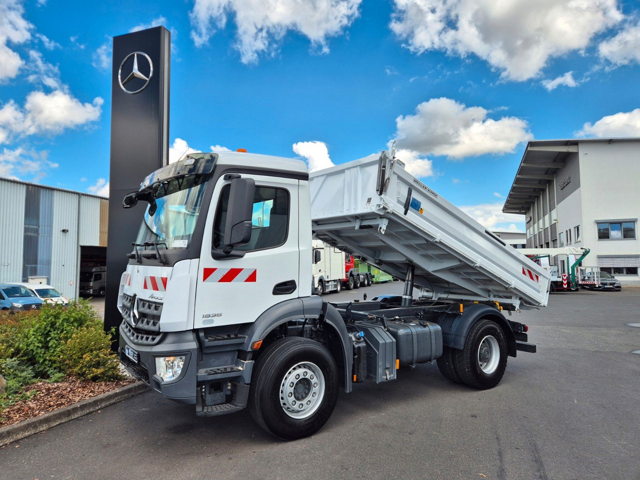 Mercedes-Benz Arocs 1935 K 4x2 Meiller AHK Navi PPC Klima - Kippiauto kuorma-auto: kuva Mercedes-Benz Arocs 1935 K 4x2 Meiller AHK Navi PPC Klima - Kippiauto kuorma-auto Mercedes-Benz Arocs 1935 K 4x2 Meiller AHK Navi PPC Klima - Kippiauto kuorma-auto: kuva Mercedes-Benz Arocs 1935 K 4x2 Meiller AHK Navi PPC Klima - Kippiauto kuorma-auto