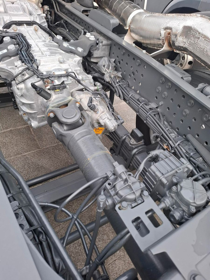 Mercedes-Benz Arocs 4153 8x4 Fahrgestell - Kuorma-auto alusta: kuva Mercedes-Benz Arocs 4153 8x4 Fahrgestell - Kuorma-auto alusta Mercedes-Benz Arocs 4153 8x4 Fahrgestell - Kuorma-auto alusta: kuva Mercedes-Benz Arocs 4153 8x4 Fahrgestell - Kuorma-auto alusta