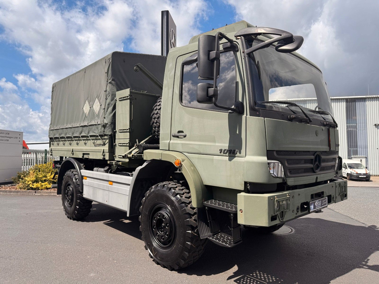 Mercedes-Benz Atego 1018 A 4x4 Singlebereifung 7 Stück vorh. - Pressukapelli kuorma-auto: kuva Mercedes-Benz Atego 1018 A 4x4 Singlebereifung 7 Stück vorh. - Pressukapelli kuorma-auto Mercedes-Benz Atego 1018 A 4x4 Singlebereifung 7 Stück vorh. - Pressukapelli kuorma-auto: kuva Mercedes-Benz Atego 1018 A 4x4 Singlebereifung 7 Stück vorh. - Pressukapelli kuorma-auto