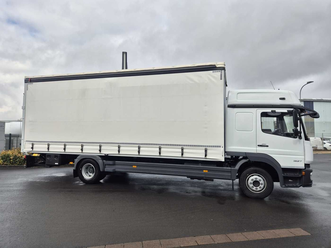 Mercedes-Benz Atego 1527 L L-Haus LBW Palfinger 1.500kg 2 Bett - Pressukapelli kuorma-auto: kuva Mercedes-Benz Atego 1527 L L-Haus LBW Palfinger 1.500kg 2 Bett - Pressukapelli kuorma-auto Mercedes-Benz Atego 1527 L L-Haus LBW Palfinger 1.500kg 2 Bett - Pressukapelli kuorma-auto: kuva Mercedes-Benz Atego 1527 L L-Haus LBW Palfinger 1.500kg 2 Bett - Pressukapelli kuorma-auto