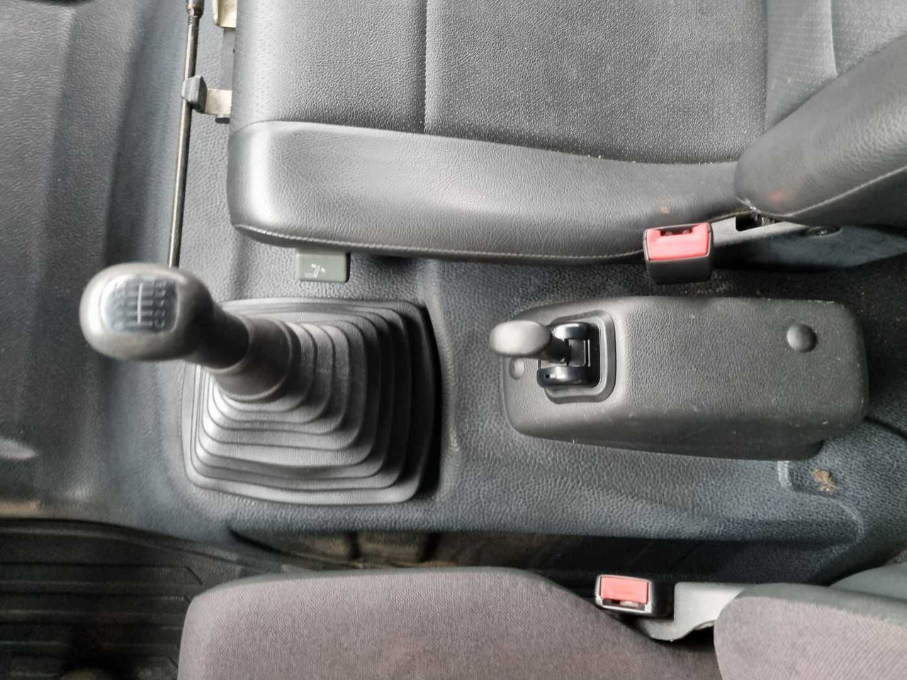 Pressukapelli kuorma-auto Mercedes-Benz Axor 1829 A 4x4 Pritsche/Plane 10 Stück: kuva Pressukapelli kuorma-auto Mercedes-Benz Axor 1829 A 4x4 Pritsche/Plane 10 Stück Pressukapelli kuorma-auto Mercedes-Benz Axor 1829 A 4x4 Pritsche/Plane 10 Stück: kuva Pressukapelli kuorma-auto Mercedes-Benz Axor 1829 A 4x4 Pritsche/Plane 10 Stück