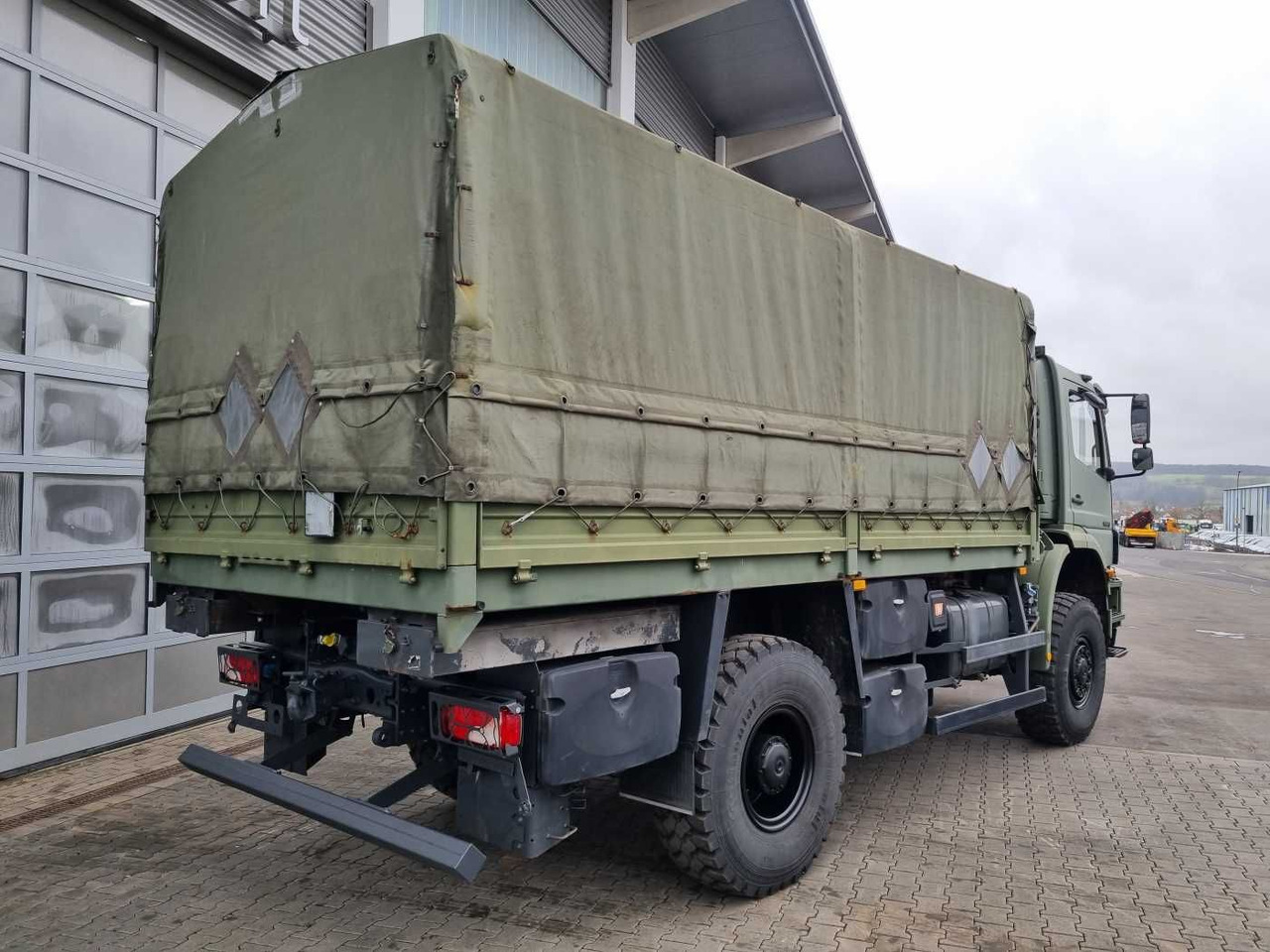 Pressukapelli kuorma-auto Mercedes-Benz Axor 1829 A 4x4 Pritsche/Plane 10 Stück: kuva Pressukapelli kuorma-auto Mercedes-Benz Axor 1829 A 4x4 Pritsche/Plane 10 Stück Pressukapelli kuorma-auto Mercedes-Benz Axor 1829 A 4x4 Pritsche/Plane 10 Stück: kuva Pressukapelli kuorma-auto Mercedes-Benz Axor 1829 A 4x4 Pritsche/Plane 10 Stück