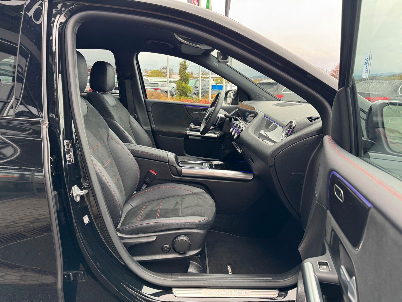 Mercedes-Benz B 200 AMG+AHK+Ambiente+RFK+MBUX+Night - Sedan: kuva Mercedes-Benz B 200 AMG+AHK+Ambiente+RFK+MBUX+Night - Sedan Mercedes-Benz B 200 AMG+AHK+Ambiente+RFK+MBUX+Night - Sedan: kuva Mercedes-Benz B 200 AMG+AHK+Ambiente+RFK+MBUX+Night - Sedan