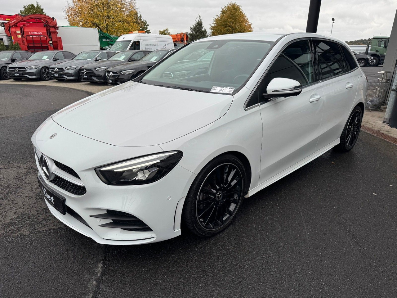 Mercedes-Benz B 200 AMG+Ambiente+360+LED+IHC+TotW - Sedan: kuva Mercedes-Benz B 200 AMG+Ambiente+360+LED+IHC+TotW - Sedan Mercedes-Benz B 200 AMG+Ambiente+360+LED+IHC+TotW - Sedan: kuva Mercedes-Benz B 200 AMG+Ambiente+360+LED+IHC+TotW - Sedan