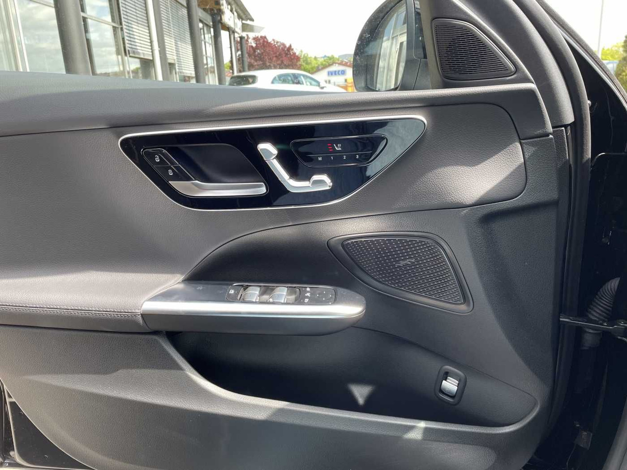 Sedan Mercedes-Benz C 180 9G Avantgarde Memory+Distr+ 360°+Keyless+L: kuva Sedan Mercedes-Benz C 180 9G Avantgarde Memory+Distr+ 360°+Keyless+L