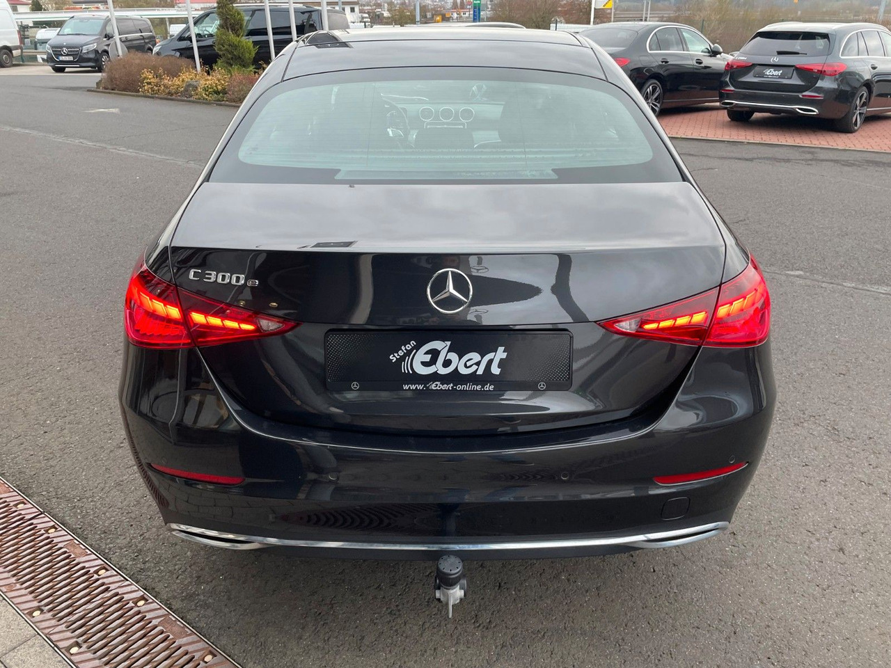 Mercedes-Benz C 300 e Avantgarde Digital+S-Dach+AHK+Distr+ - Sedan: kuva Mercedes-Benz C 300 e Avantgarde Digital+S-Dach+AHK+Distr+ - Sedan Mercedes-Benz C 300 e Avantgarde Digital+S-Dach+AHK+Distr+ - Sedan: kuva Mercedes-Benz C 300 e Avantgarde Digital+S-Dach+AHK+Distr+ - Sedan