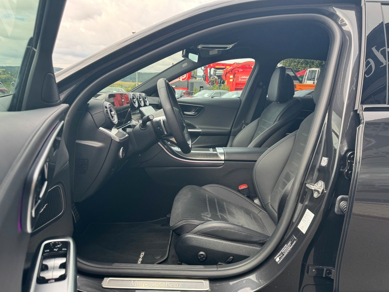 Sedan Mercedes-Benz C 400e 4M AMG+HUD+RFK+TotW+Ambiente+Night: kuva Sedan Mercedes-Benz C 400e 4M AMG+HUD+RFK+TotW+Ambiente+Night Sedan Mercedes-Benz C 400e 4M AMG+HUD+RFK+TotW+Ambiente+Night: kuva Sedan Mercedes-Benz C 400e 4M AMG+HUD+RFK+TotW+Ambiente+Night