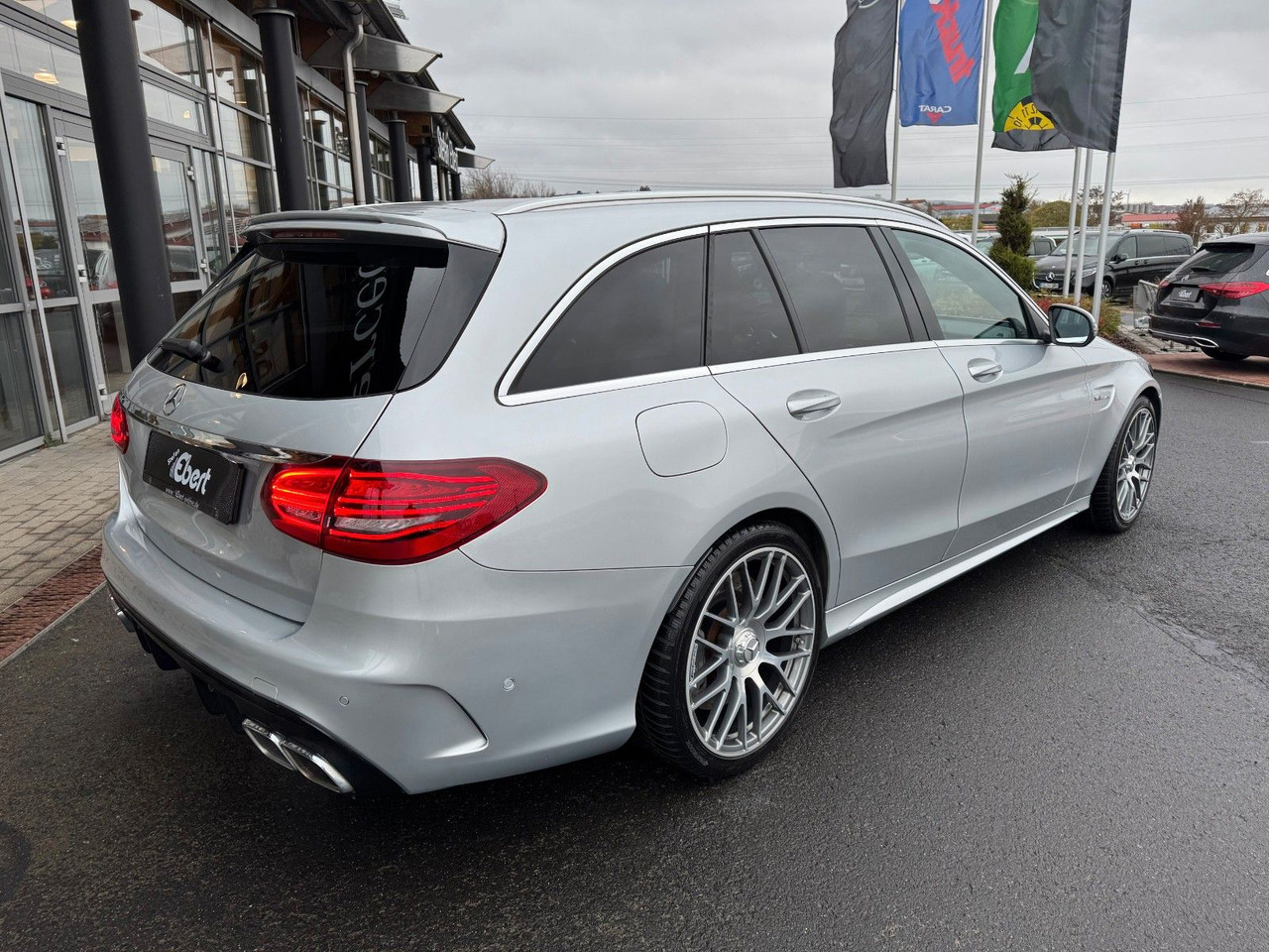 Mercedes-Benz C 63 AMG T Pano+Burmester+Distr+Memory+RFK - Farmari: kuva Mercedes-Benz C 63 AMG T Pano+Burmester+Distr+Memory+RFK - Farmari Mercedes-Benz C 63 AMG T Pano+Burmester+Distr+Memory+RFK - Farmari: kuva Mercedes-Benz C 63 AMG T Pano+Burmester+Distr+Memory+RFK - Farmari
