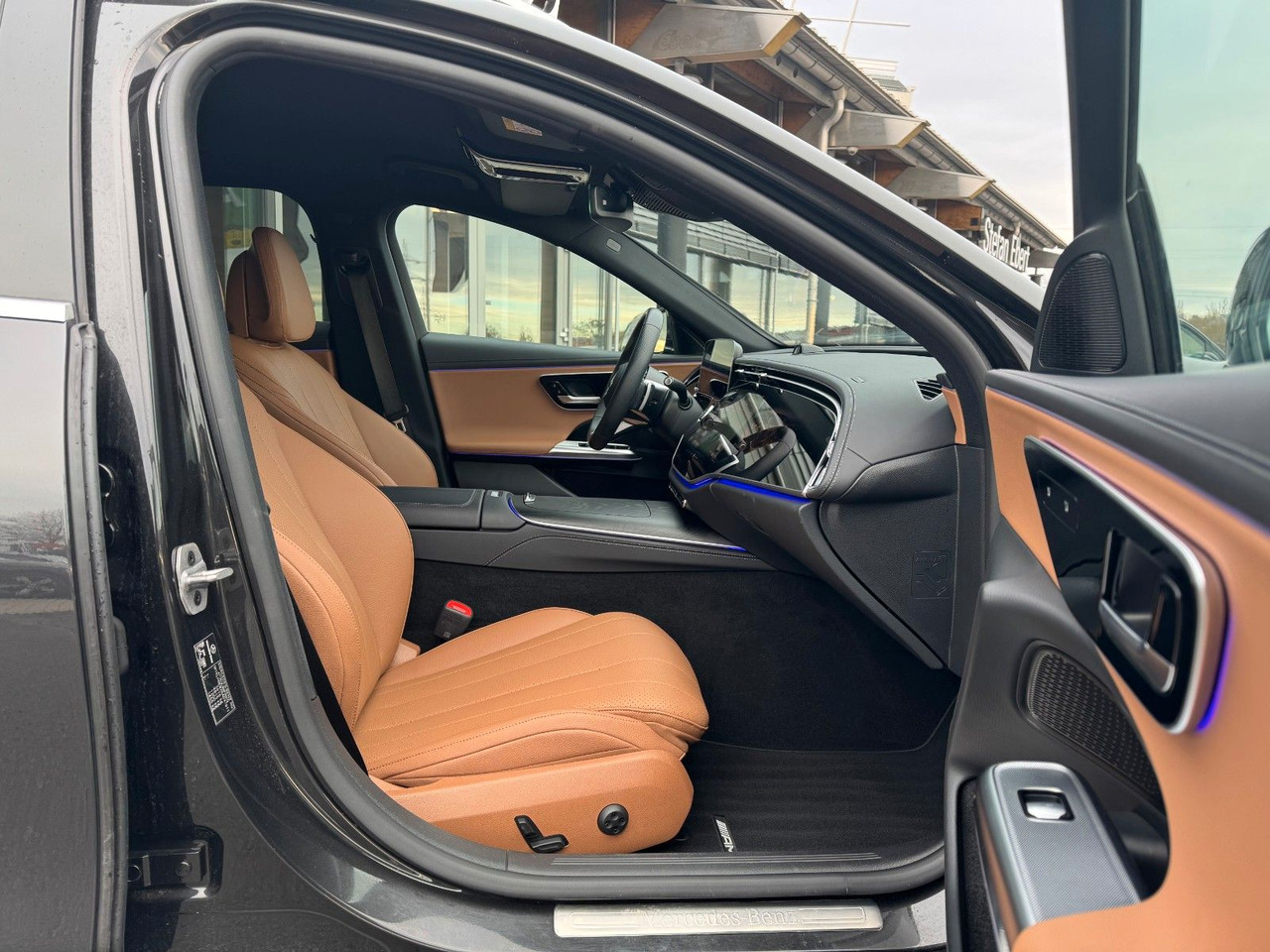 Mercedes-Benz E 220d T AMG+Hyperscreen+Leder+AHK+DistrPro+STH - Farmari: kuva Mercedes-Benz E 220d T AMG+Hyperscreen+Leder+AHK+DistrPro+STH - Farmari Mercedes-Benz E 220d T AMG+Hyperscreen+Leder+AHK+DistrPro+STH - Farmari: kuva Mercedes-Benz E 220d T AMG+Hyperscreen+Leder+AHK+DistrPro+STH - Farmari