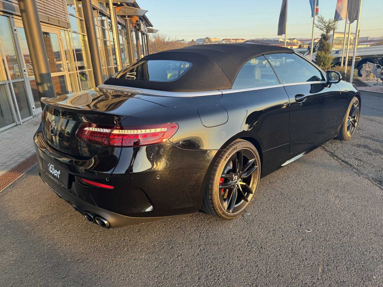 Mercedes-Benz E 53 AMG Cabrio+AirMatic+Ambiente+ 20Zoll+RFK+ - Henkilöauto: kuva Mercedes-Benz E 53 AMG Cabrio+AirMatic+Ambiente+ 20Zoll+RFK+ - Henkilöauto Mercedes-Benz E 53 AMG Cabrio+AirMatic+Ambiente+ 20Zoll+RFK+ - Henkilöauto: kuva Mercedes-Benz E 53 AMG Cabrio+AirMatic+Ambiente+ 20Zoll+RFK+ - Henkilöauto