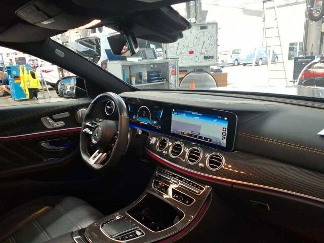 Mercedes-Benz E 63 AMG S Pano+Burm+AirM+HUD+Multibeam+HUD+360 - Sedan: kuva Mercedes-Benz E 63 AMG S Pano+Burm+AirM+HUD+Multibeam+HUD+360 - Sedan Mercedes-Benz E 63 AMG S Pano+Burm+AirM+HUD+Multibeam+HUD+360 - Sedan: kuva Mercedes-Benz E 63 AMG S Pano+Burm+AirM+HUD+Multibeam+HUD+360 - Sedan