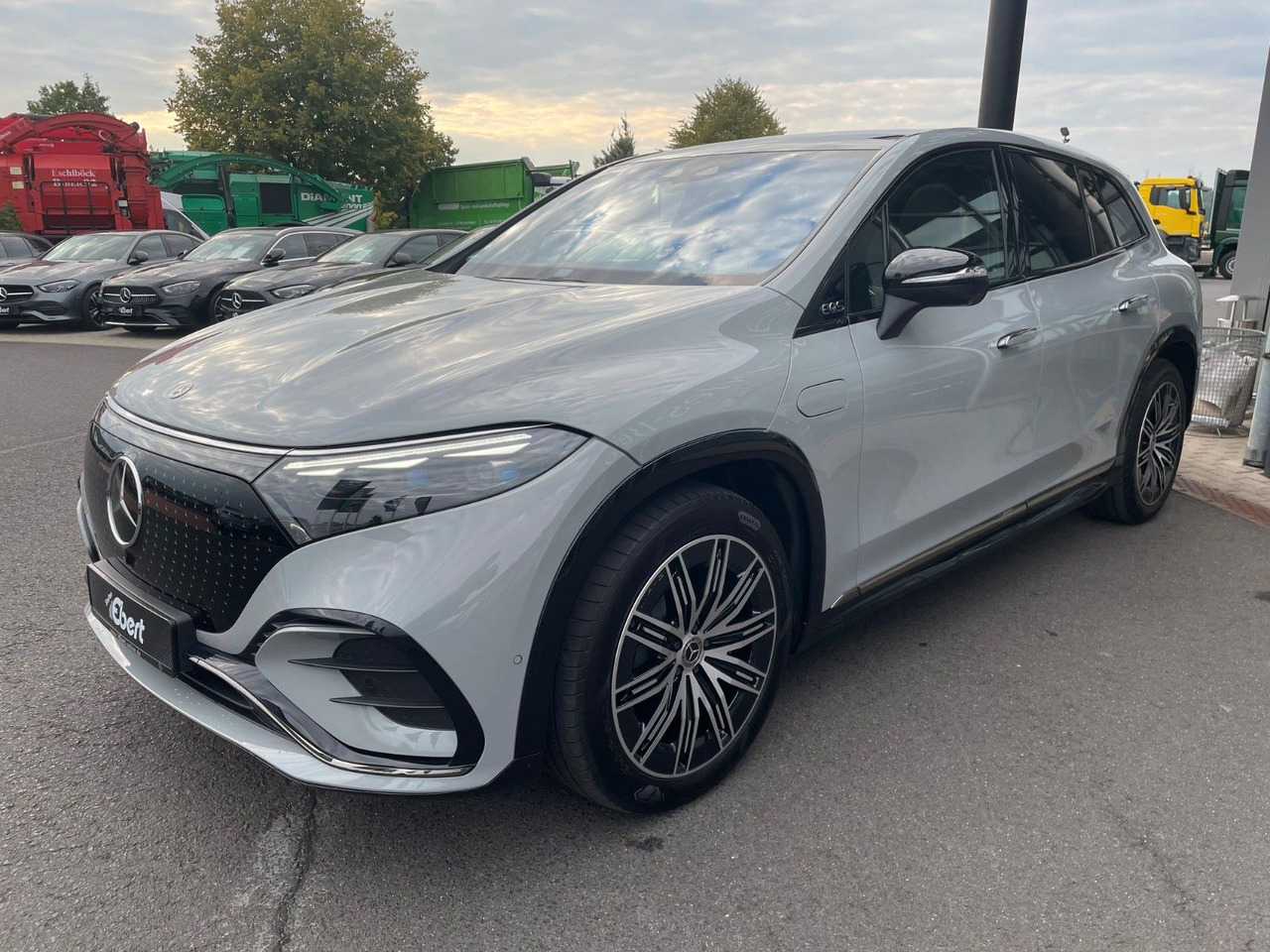 Mercedes-Benz EQS SUV 580 AMG DigL+AIR+HUD+Hyper+Burm+Pano - Maasturi/ Katumaasturi: kuva Mercedes-Benz EQS SUV 580 AMG DigL+AIR+HUD+Hyper+Burm+Pano - Maasturi/ Katumaasturi Mercedes-Benz EQS SUV 580 AMG DigL+AIR+HUD+Hyper+Burm+Pano - Maasturi/ Katumaasturi: kuva Mercedes-Benz EQS SUV 580 AMG DigL+AIR+HUD+Hyper+Burm+Pano - Maasturi/ Katumaasturi