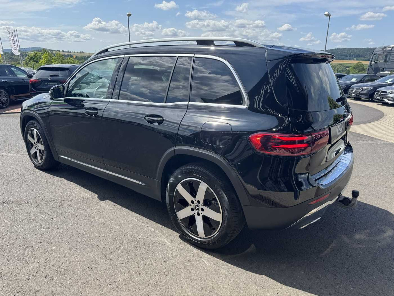 Mercedes-Benz GLB 180 Progressive+AHK+RKamera+LED+ IHC+DAB - Maasturi/ Katumaasturi: kuva Mercedes-Benz GLB 180 Progressive+AHK+RKamera+LED+ IHC+DAB - Maasturi/ Katumaasturi Mercedes-Benz GLB 180 Progressive+AHK+RKamera+LED+ IHC+DAB - Maasturi/ Katumaasturi: kuva Mercedes-Benz GLB 180 Progressive+AHK+RKamera+LED+ IHC+DAB - Maasturi/ Katumaasturi