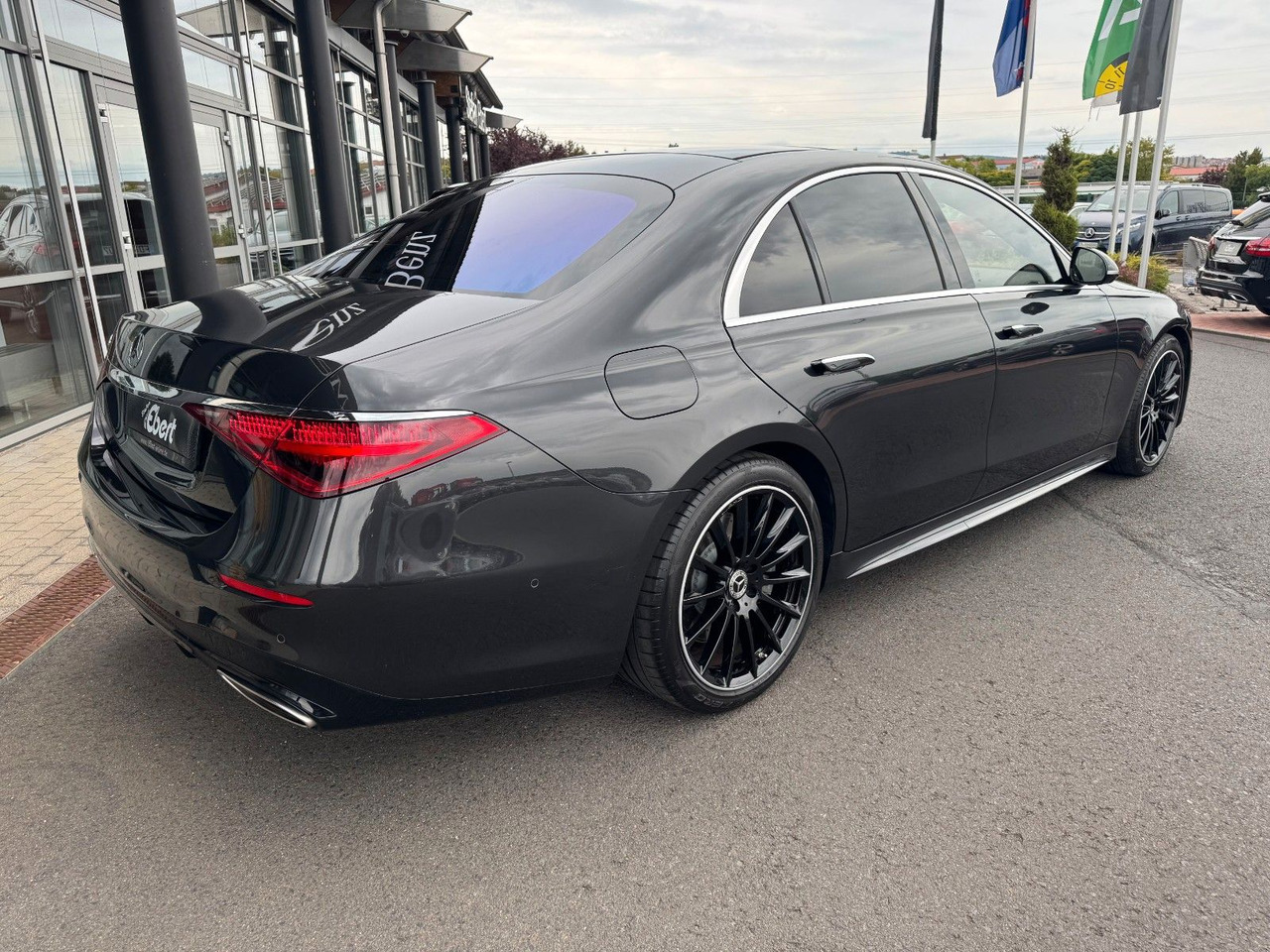 Mercedes-Benz S 580e AMG+Pano+Digital+Burm+3D+AirM+HUD+360+ - Sedan: kuva Mercedes-Benz S 580e AMG+Pano+Digital+Burm+3D+AirM+HUD+360+ - Sedan Mercedes-Benz S 580e AMG+Pano+Digital+Burm+3D+AirM+HUD+360+ - Sedan: kuva Mercedes-Benz S 580e AMG+Pano+Digital+Burm+3D+AirM+HUD+360+ - Sedan