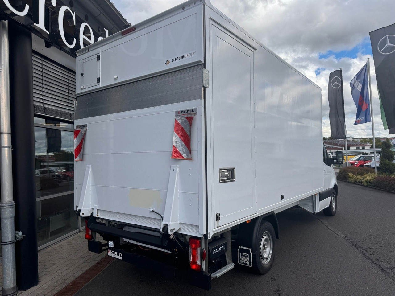 Mercedes-Benz Sprinter 317 CDI 4325 Koffer LBW Klima Kamera - Jakeluauto: kuva Mercedes-Benz Sprinter 317 CDI 4325 Koffer LBW Klima Kamera - Jakeluauto Mercedes-Benz Sprinter 317 CDI 4325 Koffer LBW Klima Kamera - Jakeluauto: kuva Mercedes-Benz Sprinter 317 CDI 4325 Koffer LBW Klima Kamera - Jakeluauto