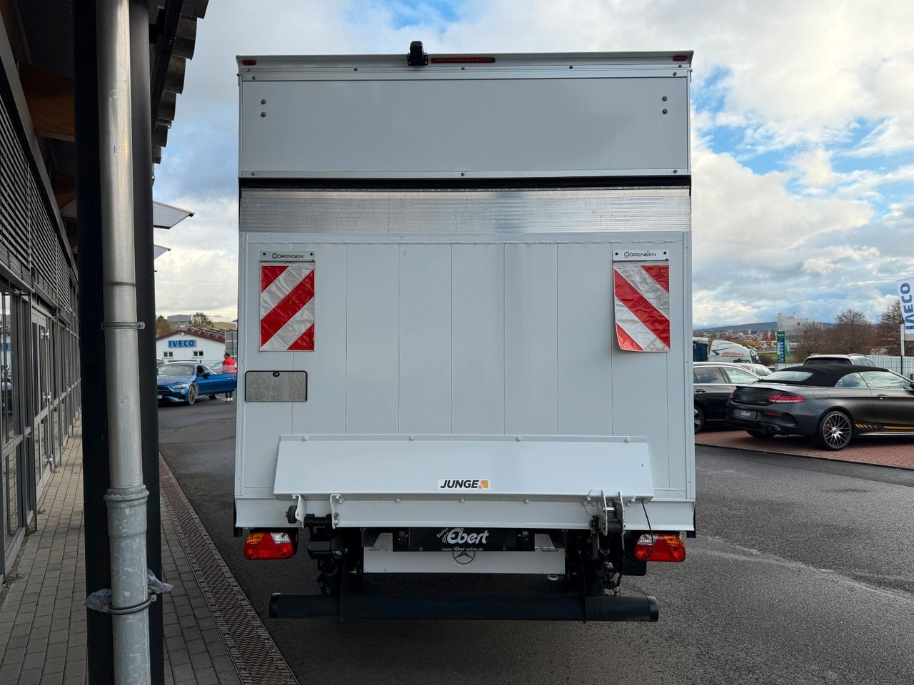 Mercedes-Benz Sprinter 317 CDI Koffer LBW Klima Kamera MBUX - Jakeluauto: kuva Mercedes-Benz Sprinter 317 CDI Koffer LBW Klima Kamera MBUX - Jakeluauto Mercedes-Benz Sprinter 317 CDI Koffer LBW Klima Kamera MBUX - Jakeluauto: kuva Mercedes-Benz Sprinter 317 CDI Koffer LBW Klima Kamera MBUX - Jakeluauto