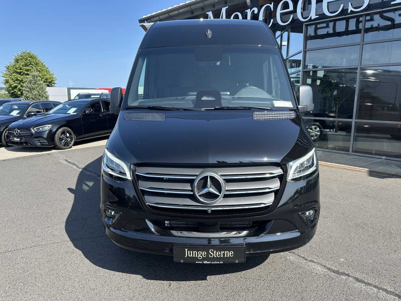 Mercedes-Benz Sprinter 319 CDI 4325 AHK DISTRONIC 360 Klima - Pakettiauto: kuva Mercedes-Benz Sprinter 319 CDI 4325 AHK DISTRONIC 360 Klima - Pakettiauto Mercedes-Benz Sprinter 319 CDI 4325 AHK DISTRONIC 360 Klima - Pakettiauto: kuva Mercedes-Benz Sprinter 319 CDI 4325 AHK DISTRONIC 360 Klima - Pakettiauto