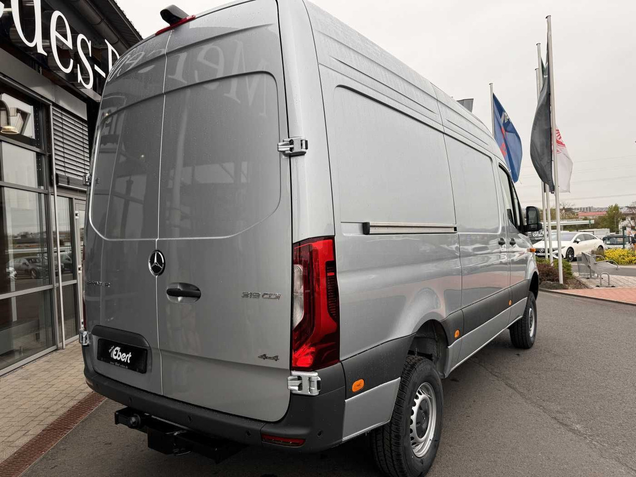 Mercedes-Benz Sprinter 319 CDI 4x4 3665 Klima Standheiz AHK - Pakettiauto: kuva Mercedes-Benz Sprinter 319 CDI 4x4 3665 Klima Standheiz AHK - Pakettiauto Mercedes-Benz Sprinter 319 CDI 4x4 3665 Klima Standheiz AHK - Pakettiauto: kuva Mercedes-Benz Sprinter 319 CDI 4x4 3665 Klima Standheiz AHK - Pakettiauto