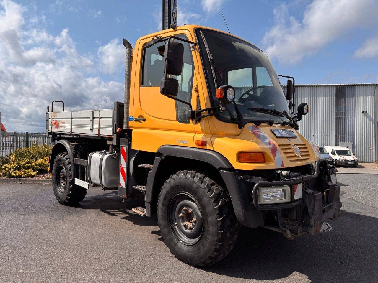 Mercedes-Benz Unimog U300 4x4 Vario-Pilot - Avolava pakettiauto: kuva Mercedes-Benz Unimog U300 4x4 Vario-Pilot - Avolava pakettiauto Mercedes-Benz Unimog U300 4x4 Vario-Pilot - Avolava pakettiauto: kuva Mercedes-Benz Unimog U300 4x4 Vario-Pilot - Avolava pakettiauto