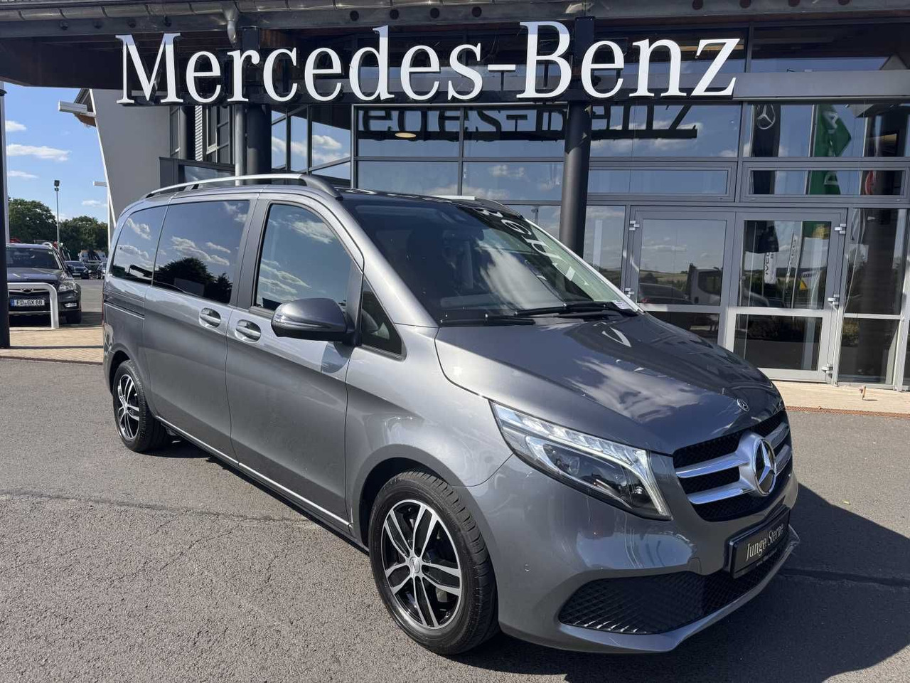 Mercedes-Benz V 220 d EDITION Liege-Paket AHK2,5 LED DAB MBUX - Farmari: kuva Mercedes-Benz V 220 d EDITION Liege-Paket AHK2,5 LED DAB MBUX - Farmari Mercedes-Benz V 220 d EDITION Liege-Paket AHK2,5 LED DAB MBUX - Farmari: kuva Mercedes-Benz V 220 d EDITION Liege-Paket AHK2,5 LED DAB MBUX - Farmari