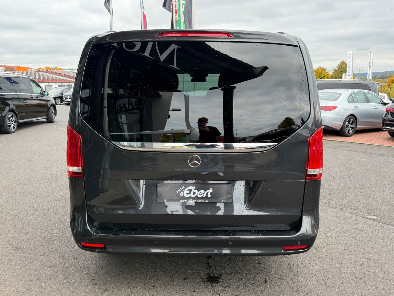 Mercedes-Benz V 250 AVANTGARDE ED AHK Tisch 6Sitze - Farmari: kuva Mercedes-Benz V 250 AVANTGARDE ED AHK Tisch 6Sitze - Farmari Mercedes-Benz V 250 AVANTGARDE ED AHK Tisch 6Sitze - Farmari: kuva Mercedes-Benz V 250 AVANTGARDE ED AHK Tisch 6Sitze - Farmari