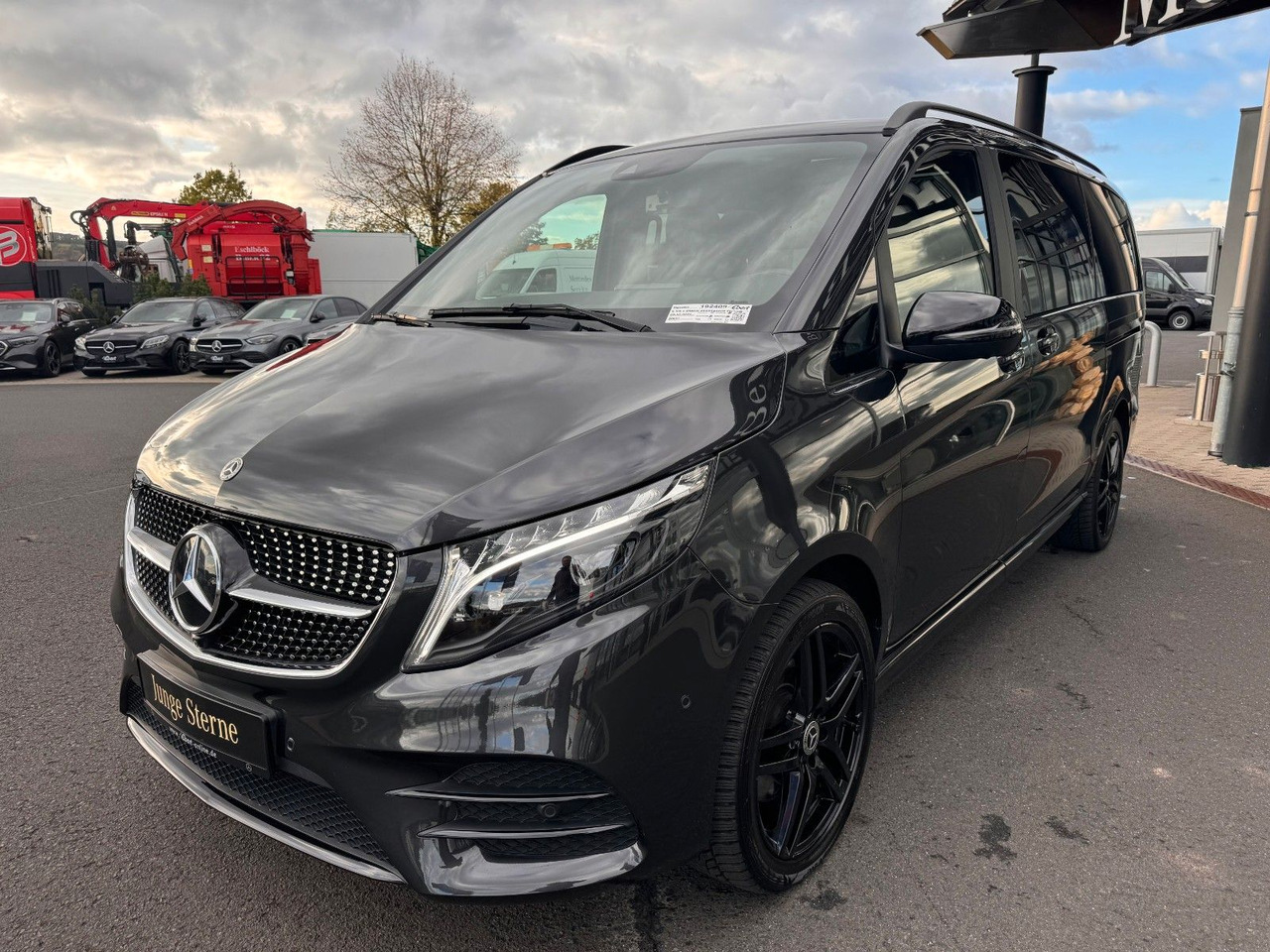 Mercedes-Benz V 300 d 4MATIC AVA ED AMG DISTR Stdh AHK2,5 PANO - Farmari: kuva Mercedes-Benz V 300 d 4MATIC AVA ED AMG DISTR Stdh AHK2,5 PANO - Farmari Mercedes-Benz V 300 d 4MATIC AVA ED AMG DISTR Stdh AHK2,5 PANO - Farmari: kuva Mercedes-Benz V 300 d 4MATIC AVA ED AMG DISTR Stdh AHK2,5 PANO - Farmari
