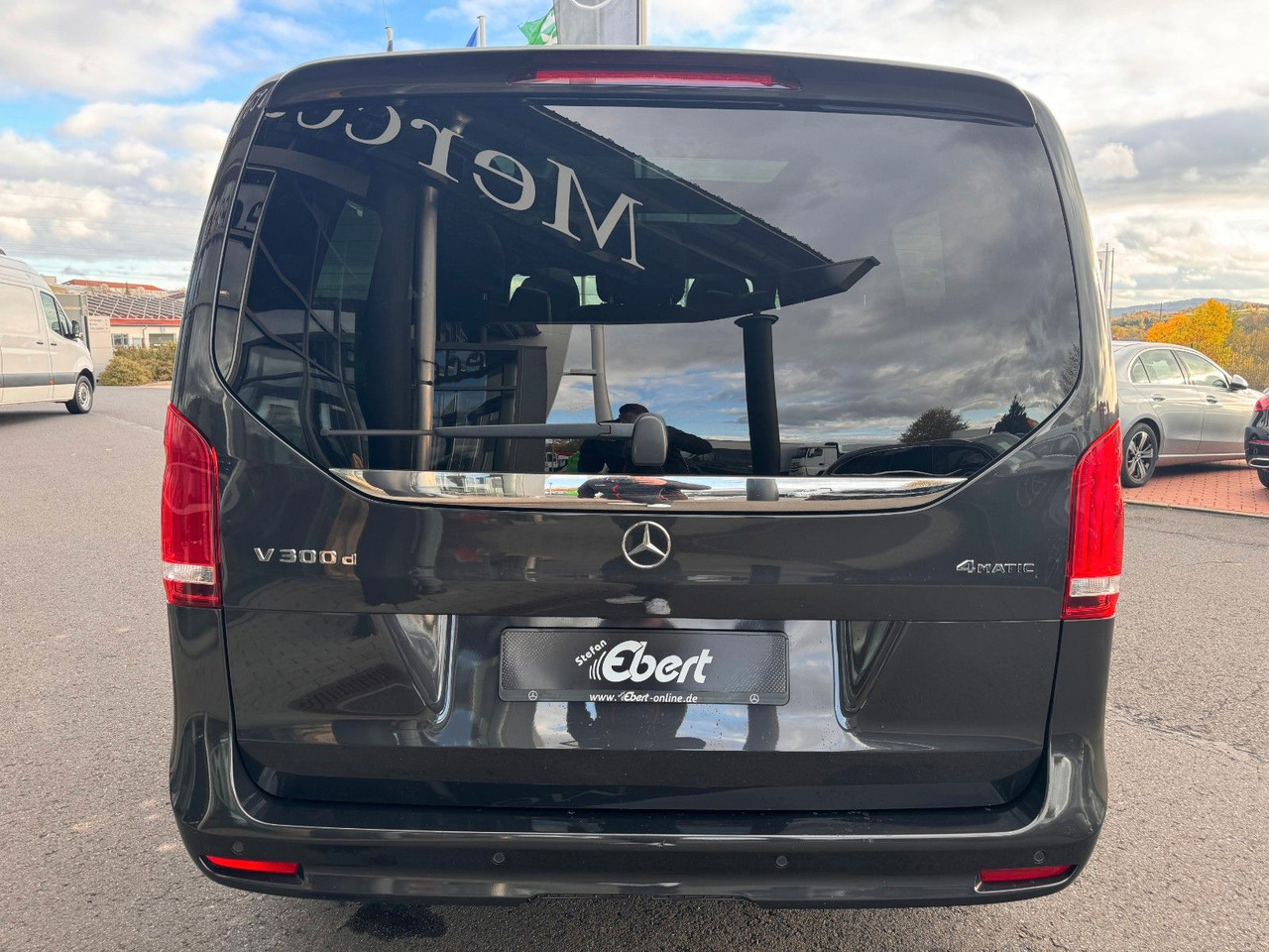 Mercedes-Benz V 300 d 4MATIC AVA ED AMG DISTR Stdh AHK2,5 PANO - Pikkubussi: kuva Mercedes-Benz V 300 d 4MATIC AVA ED AMG DISTR Stdh AHK2,5 PANO - Pikkubussi Mercedes-Benz V 300 d 4MATIC AVA ED AMG DISTR Stdh AHK2,5 PANO - Pikkubussi: kuva Mercedes-Benz V 300 d 4MATIC AVA ED AMG DISTR Stdh AHK2,5 PANO - Pikkubussi