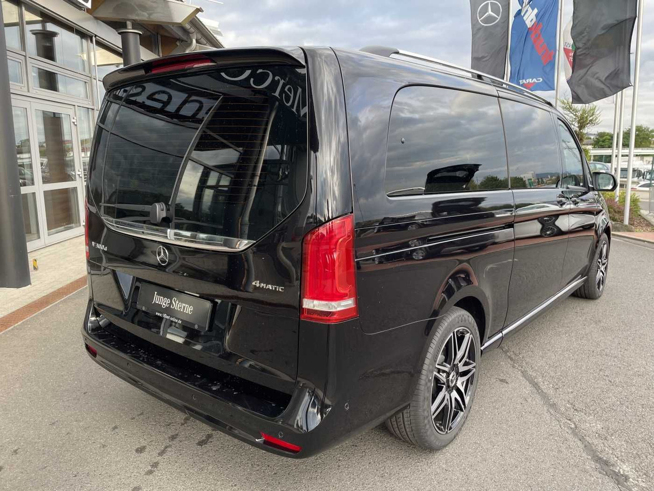 Mercedes-Benz V 300 d AVA 4MATIC AMG Kühlschrank AIRMATIC - Pikkubussi: kuva Mercedes-Benz V 300 d AVA 4MATIC AMG Kühlschrank AIRMATIC - Pikkubussi Mercedes-Benz V 300 d AVA 4MATIC AMG Kühlschrank AIRMATIC - Pikkubussi: kuva Mercedes-Benz V 300 d AVA 4MATIC AMG Kühlschrank AIRMATIC - Pikkubussi