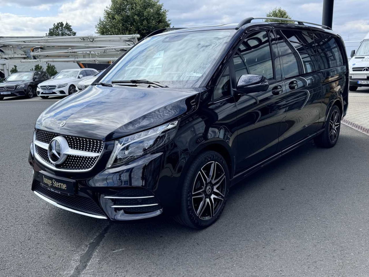 Mercedes-Benz V 300 d AVA AMG 4MATIC AIRMATIC Sitzklima el Tür - Henkilöauto: kuva Mercedes-Benz V 300 d AVA AMG 4MATIC AIRMATIC Sitzklima el Tür - Henkilöauto Mercedes-Benz V 300 d AVA AMG 4MATIC AIRMATIC Sitzklima el Tür - Henkilöauto: kuva Mercedes-Benz V 300 d AVA AMG 4MATIC AIRMATIC Sitzklima el Tür - Henkilöauto