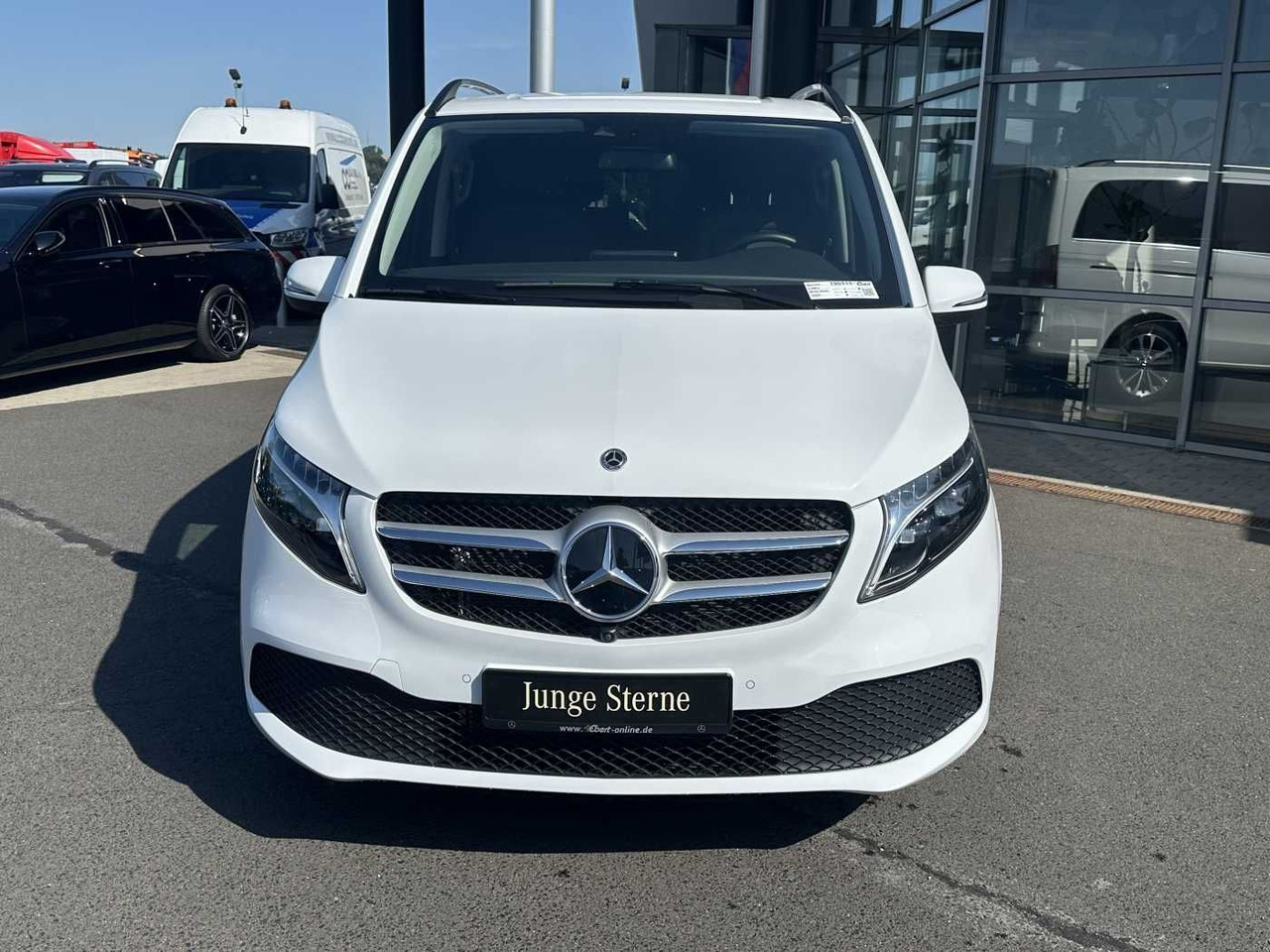 Mercedes-Benz V 300 d AVA ED 6Sitze Burmester 360Kamera el Tür - Pikkubussi: kuva Mercedes-Benz V 300 d AVA ED 6Sitze Burmester 360Kamera el Tür - Pikkubussi Mercedes-Benz V 300 d AVA ED 6Sitze Burmester 360Kamera el Tür - Pikkubussi: kuva Mercedes-Benz V 300 d AVA ED 6Sitze Burmester 360Kamera el Tür - Pikkubussi