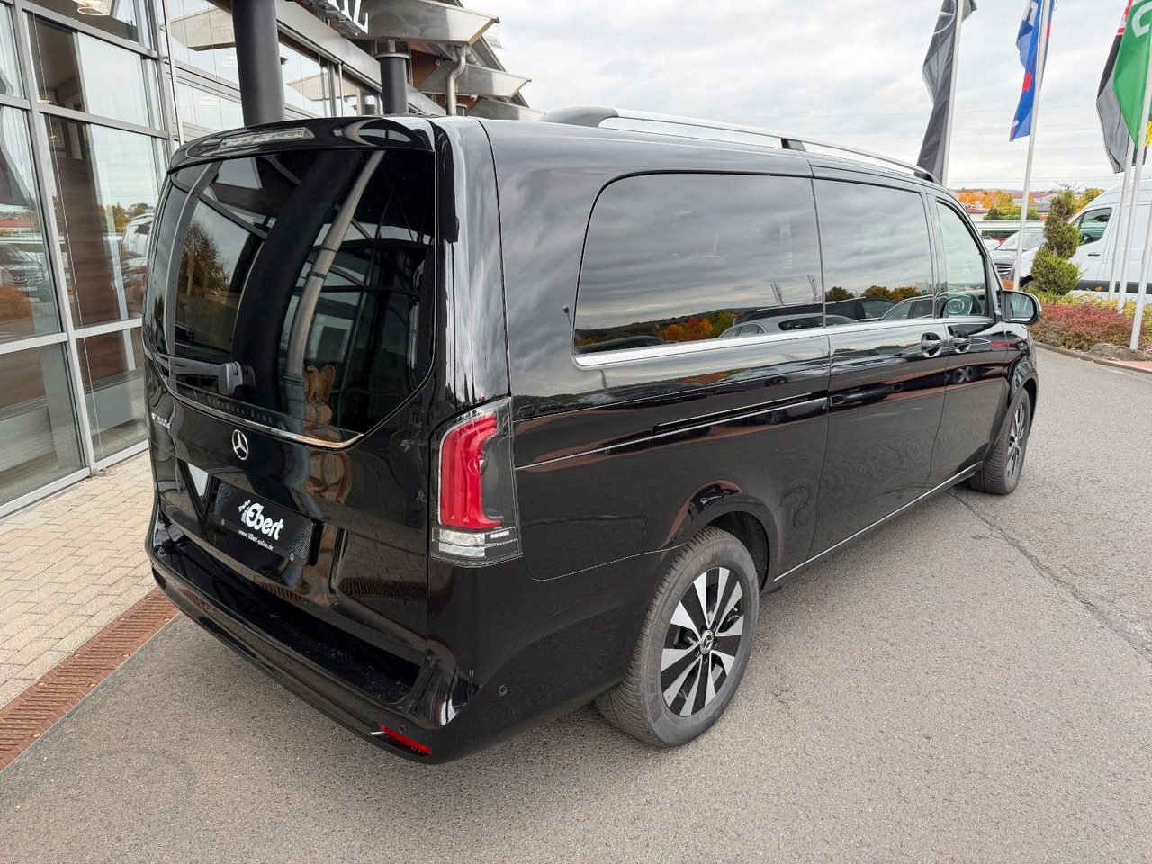 Mercedes-Benz V 300 d AVANTGARDE Extralang 360Kamera Standh - Farmari: kuva Mercedes-Benz V 300 d AVANTGARDE Extralang 360Kamera Standh - Farmari Mercedes-Benz V 300 d AVANTGARDE Extralang 360Kamera Standh - Farmari: kuva Mercedes-Benz V 300 d AVANTGARDE Extralang 360Kamera Standh - Farmari