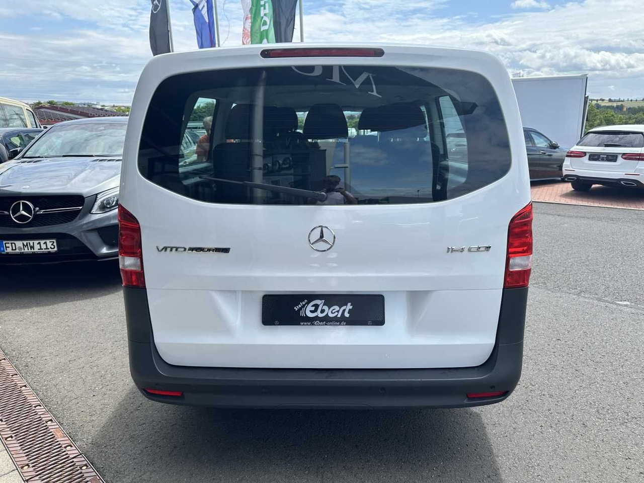 Mercedes-Benz Vito 114 CDI Tourer 9G Klima Audio40 Extralang - Pikkubussi: kuva Mercedes-Benz Vito 114 CDI Tourer 9G Klima Audio40 Extralang - Pikkubussi Mercedes-Benz Vito 114 CDI Tourer 9G Klima Audio40 Extralang - Pikkubussi: kuva Mercedes-Benz Vito 114 CDI Tourer 9G Klima Audio40 Extralang - Pikkubussi