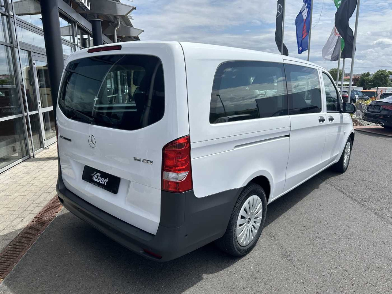 Mercedes-Benz Vito 114 CDI Tourer 9G Klima Audio40 Extralang - Pikkubussi: kuva Mercedes-Benz Vito 114 CDI Tourer 9G Klima Audio40 Extralang - Pikkubussi Mercedes-Benz Vito 114 CDI Tourer 9G Klima Audio40 Extralang - Pikkubussi: kuva Mercedes-Benz Vito 114 CDI Tourer 9G Klima Audio40 Extralang - Pikkubussi