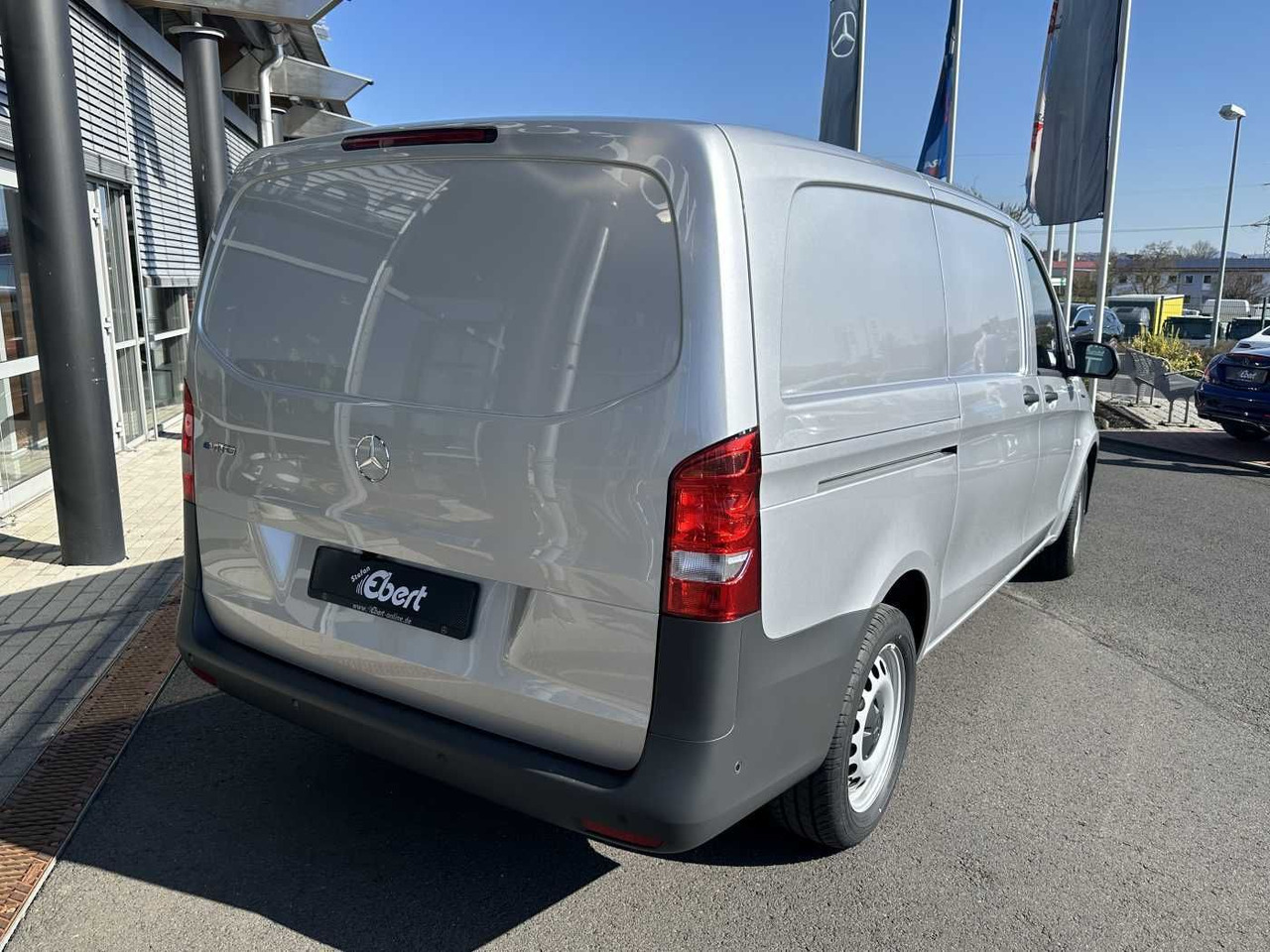 Mercedes-Benz eVito 112 Audio 30 Sitzheizung Kamera Tempomat - Pieni pakettiauto, Sähköpakettiauto: kuva Mercedes-Benz eVito 112 Audio 30 Sitzheizung Kamera Tempomat - Pieni pakettiauto, Sähköpakettiauto Mercedes-Benz eVito 112 Audio 30 Sitzheizung Kamera Tempomat - Pieni pakettiauto, Sähköpakettiauto: kuva Mercedes-Benz eVito 112 Audio 30 Sitzheizung Kamera Tempomat - Pieni pakettiauto, Sähköpakettiauto