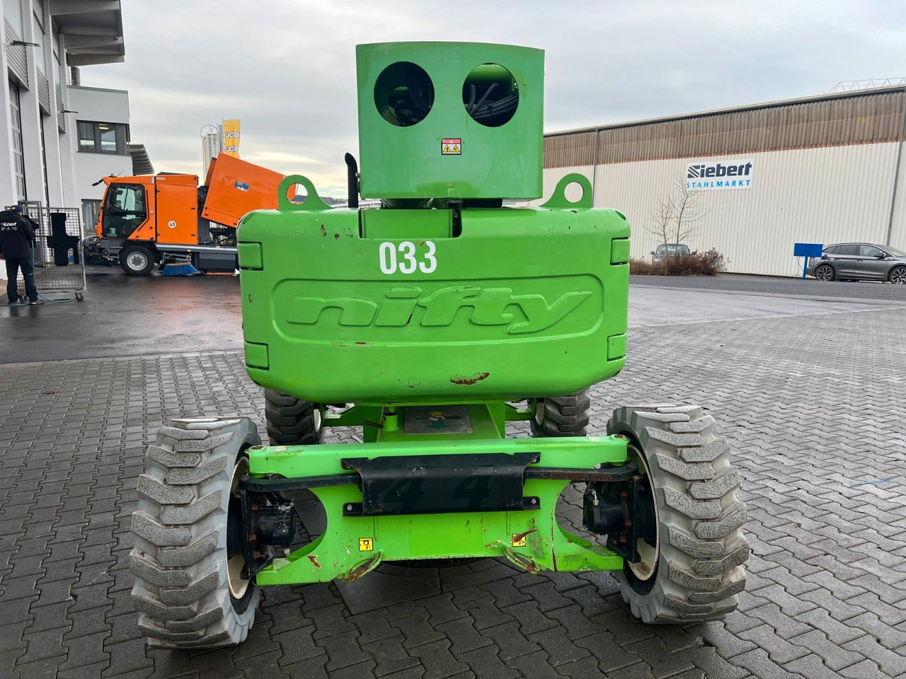 Niftylift HR17D 4X4 / 1.636h / 17m Arbeithöhe - Itsekulkevat henkilönostimet: kuva Niftylift HR17D 4X4 / 1.636h / 17m Arbeithöhe - Itsekulkevat henkilönostimet Niftylift HR17D 4X4 / 1.636h / 17m Arbeithöhe - Itsekulkevat henkilönostimet: kuva Niftylift HR17D 4X4 / 1.636h / 17m Arbeithöhe - Itsekulkevat henkilönostimet