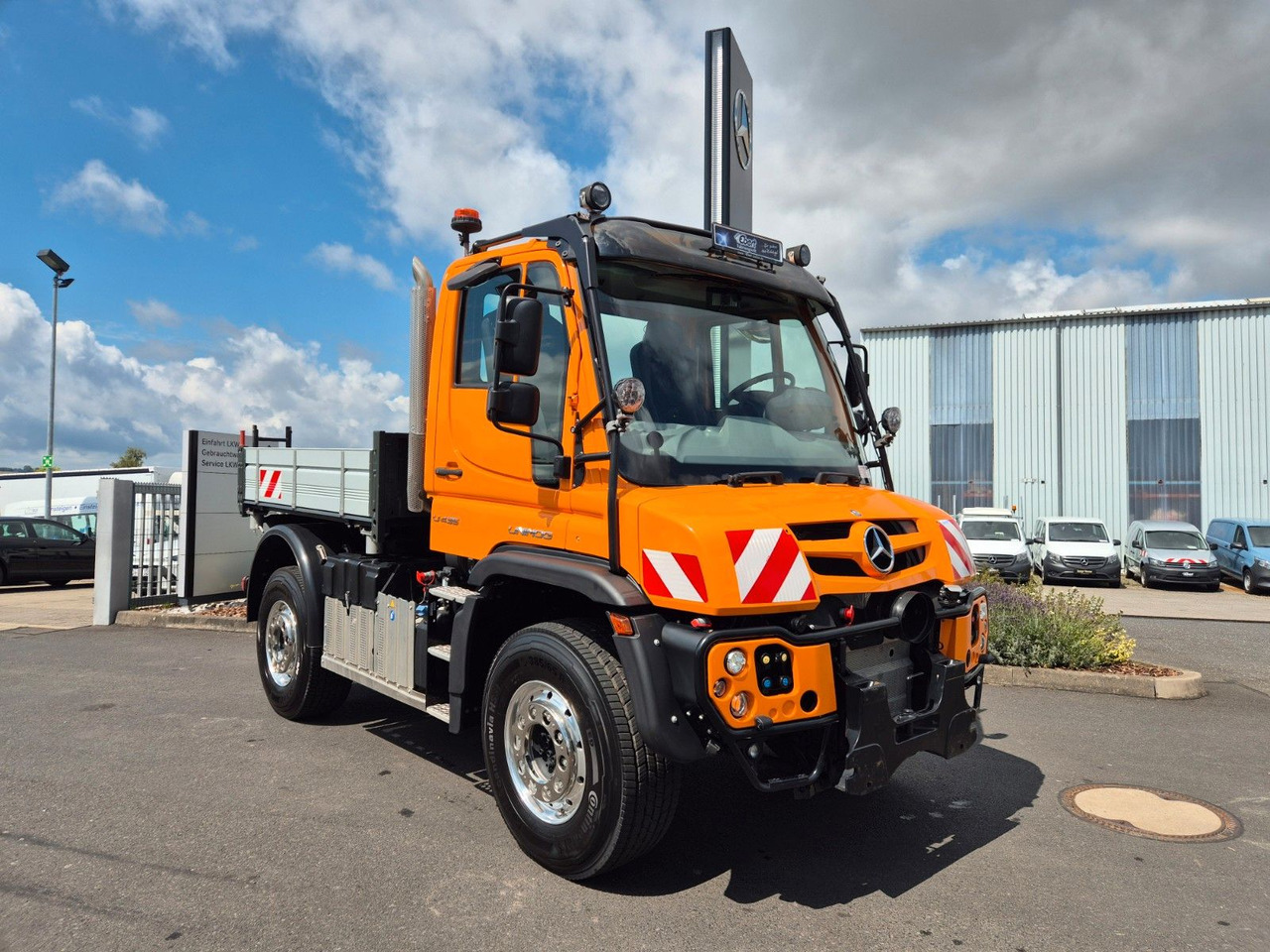 Unimog MB Unimog U435 4x4 Kipper Vario-Pilot Hydrostat - Kippiauto kuorma-auto: kuva Unimog MB Unimog U435 4x4 Kipper Vario-Pilot Hydrostat - Kippiauto kuorma-auto Unimog MB Unimog U435 4x4 Kipper Vario-Pilot Hydrostat - Kippiauto kuorma-auto: kuva Unimog MB Unimog U435 4x4 Kipper Vario-Pilot Hydrostat - Kippiauto kuorma-auto