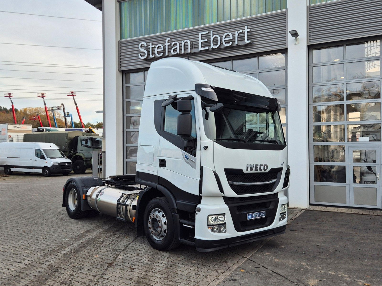 Iveco Stralis 460NP LNG 4x2 3 Stück - Vetopöytäauto: kuva Iveco Stralis 460NP LNG 4x2 3 Stück - Vetopöytäauto Iveco Stralis 460NP LNG 4x2 3 Stück - Vetopöytäauto: kuva Iveco Stralis 460NP LNG 4x2 3 Stück - Vetopöytäauto