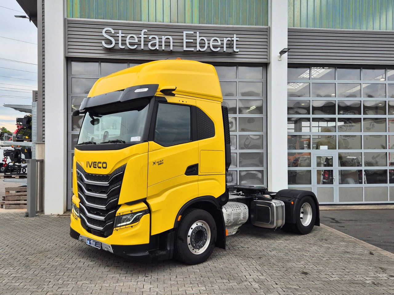 Iveco X-Way AS440X58T/FP ON 4x2 Hydraulik Mirror-Cams - Vetopöytäauto: kuva Iveco X-Way AS440X58T/FP ON 4x2 Hydraulik Mirror-Cams - Vetopöytäauto Iveco X-Way AS440X58T/FP ON 4x2 Hydraulik Mirror-Cams - Vetopöytäauto: kuva Iveco X-Way AS440X58T/FP ON 4x2 Hydraulik Mirror-Cams - Vetopöytäauto