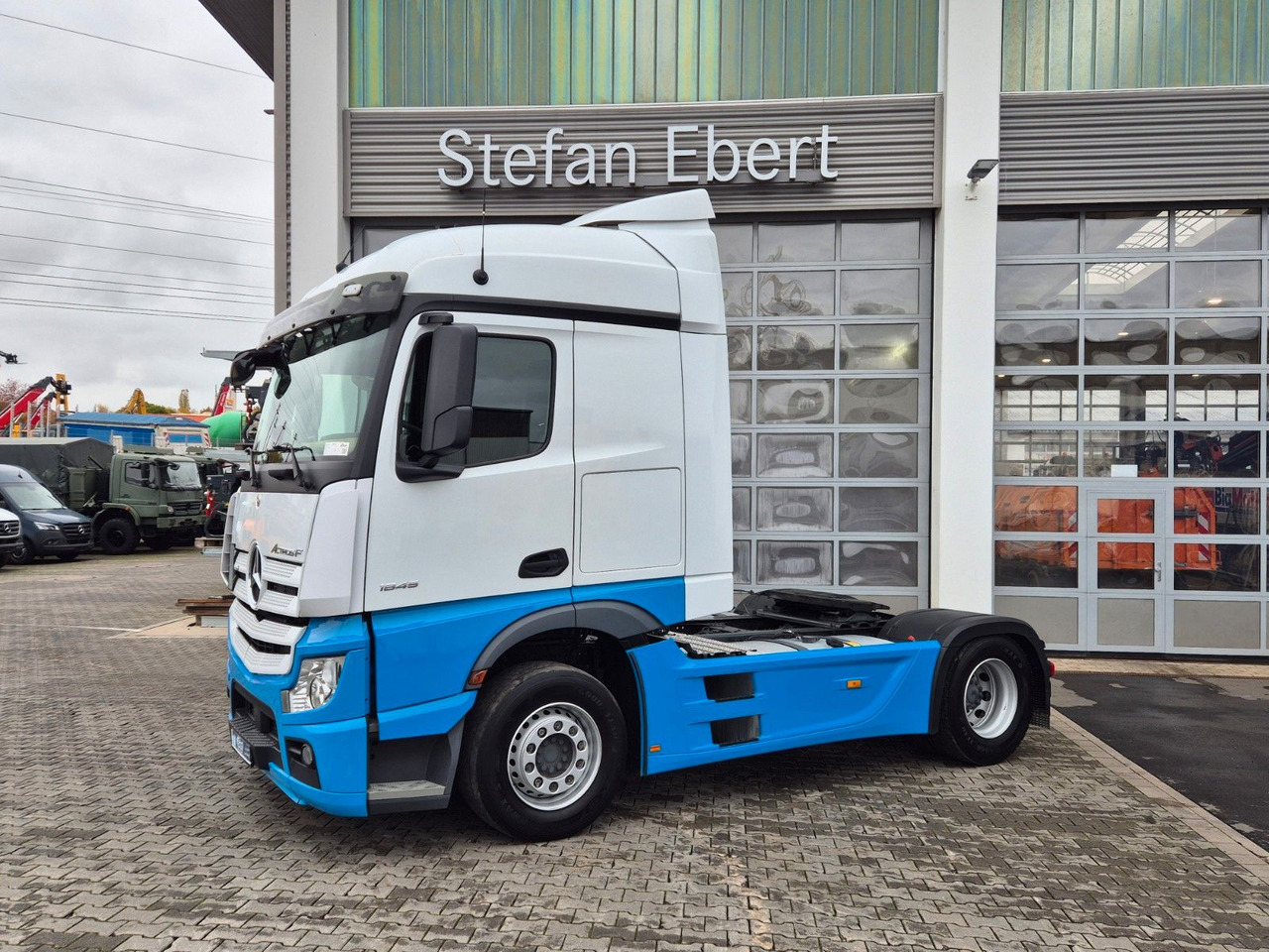 Mercedes-Benz Actros 1845 LS Öl-Retarder Navi PPC 2x Bett - Vetopöytäauto: kuva Mercedes-Benz Actros 1845 LS Öl-Retarder Navi PPC 2x Bett - Vetopöytäauto Mercedes-Benz Actros 1845 LS Öl-Retarder Navi PPC 2x Bett - Vetopöytäauto: kuva Mercedes-Benz Actros 1845 LS Öl-Retarder Navi PPC 2x Bett - Vetopöytäauto