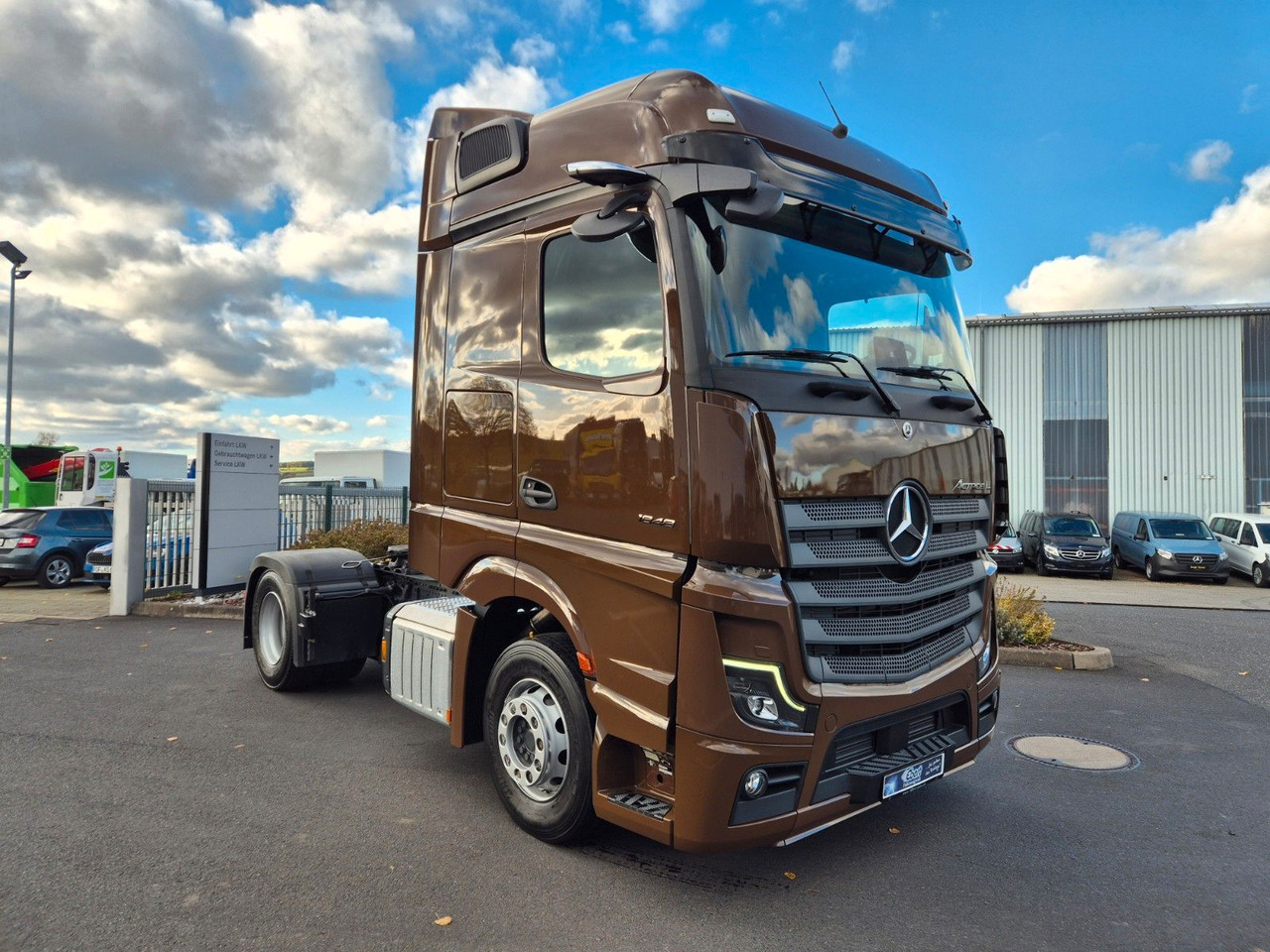 Mercedes-Benz Actros 1848 LS Öl-Retarder Standklima BigSpace - Vetopöytäauto: kuva Mercedes-Benz Actros 1848 LS Öl-Retarder Standklima BigSpace - Vetopöytäauto Mercedes-Benz Actros 1848 LS Öl-Retarder Standklima BigSpace - Vetopöytäauto: kuva Mercedes-Benz Actros 1848 LS Öl-Retarder Standklima BigSpace - Vetopöytäauto