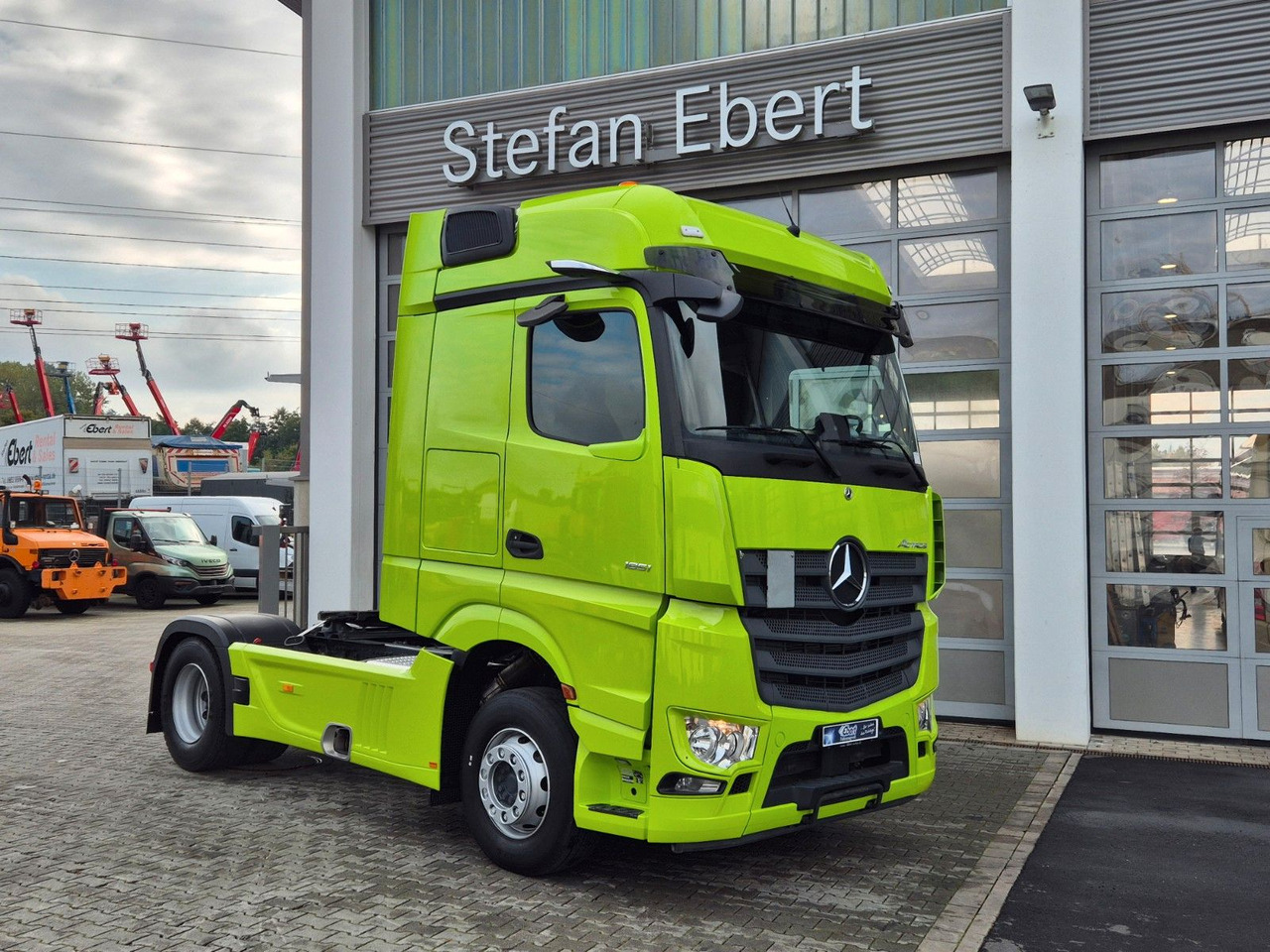 Mercedes-Benz Actros 1851 LS Öl-Retarder Standklima Mirror Big - Vetopöytäauto: kuva Mercedes-Benz Actros 1851 LS Öl-Retarder Standklima Mirror Big - Vetopöytäauto Mercedes-Benz Actros 1851 LS Öl-Retarder Standklima Mirror Big - Vetopöytäauto: kuva Mercedes-Benz Actros 1851 LS Öl-Retarder Standklima Mirror Big - Vetopöytäauto