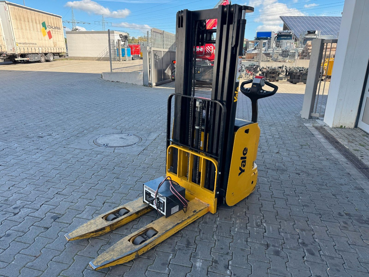 Yale MS 12 AC / Triplex: 4m! / nur 180h! / 2014 - Pinoamistrukki: kuva Yale MS 12 AC / Triplex: 4m! / nur 180h! / 2014 - Pinoamistrukki Yale MS 12 AC / Triplex: 4m! / nur 180h! / 2014 - Pinoamistrukki: kuva Yale MS 12 AC / Triplex: 4m! / nur 180h! / 2014 - Pinoamistrukki