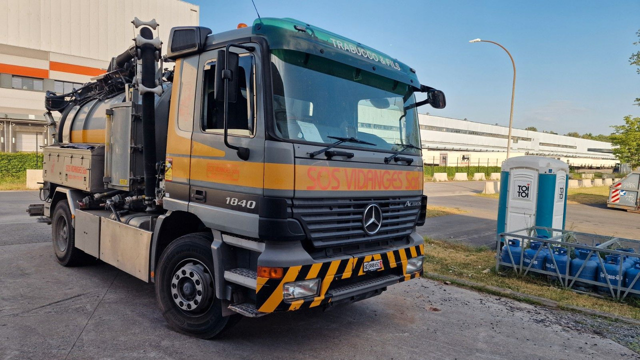 Mercedes-Benz Actros 18-40 - Puhtaanpitoauto: kuva Mercedes-Benz Actros 18-40 - Puhtaanpitoauto Mercedes-Benz Actros 18-40 - Puhtaanpitoauto: kuva Mercedes-Benz Actros 18-40 - Puhtaanpitoauto