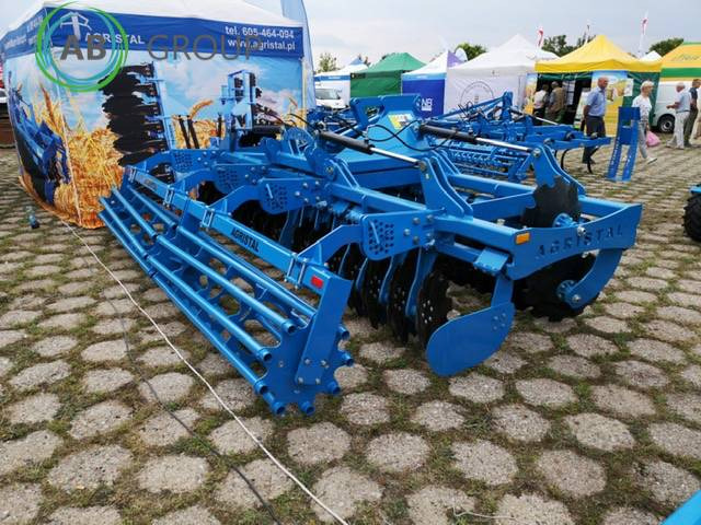 Agristal BTH hydraulic folding disc harrow 4.5 m - Äes: kuva Agristal BTH hydraulic folding disc harrow 4.5 m - Äes Agristal BTH hydraulic folding disc harrow 4.5 m - Äes: kuva Agristal BTH hydraulic folding disc harrow 4.5 m - Äes
