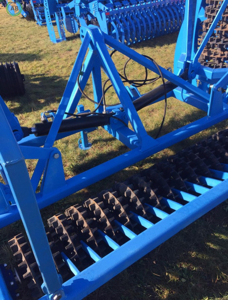 Agristal Crosskill Roller 5m 370 mm - Jyrä - maanviljely: kuva Agristal Crosskill Roller 5m 370 mm - Jyrä - maanviljely Agristal Crosskill Roller 5m 370 mm - Jyrä - maanviljely: kuva Agristal Crosskill Roller 5m 370 mm - Jyrä - maanviljely