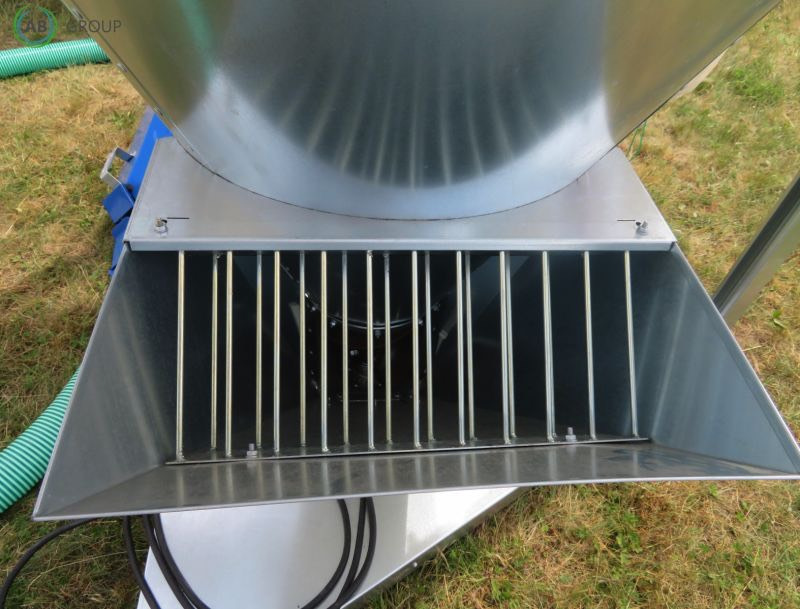 BIN MS-1000 bulk feed mixer - Seosrehuvaunu: kuva BIN MS-1000 bulk feed mixer - Seosrehuvaunu BIN MS-1000 bulk feed mixer - Seosrehuvaunu: kuva BIN MS-1000 bulk feed mixer - Seosrehuvaunu