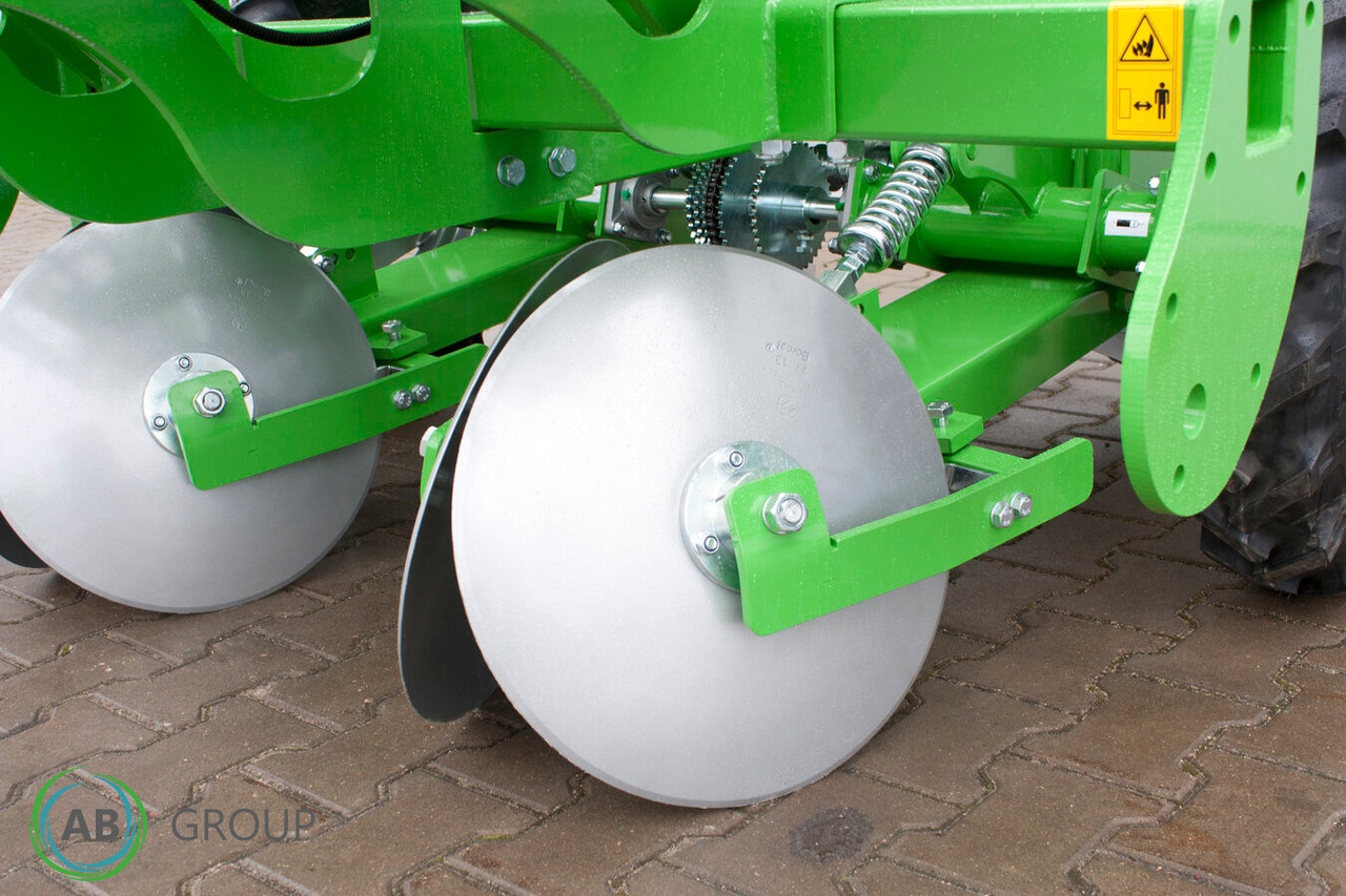 Bomet Gemini S339 two-row potato planter (inter-row width: 67.5 - 80 cm) - Perunanistutuskone: kuva Bomet Gemini S339 two-row potato planter (inter-row width: 67.5 - 80 cm) - Perunanistutuskone Bomet Gemini S339 two-row potato planter (inter-row width: 67.5 - 80 cm) - Perunanistutuskone: kuva Bomet Gemini S339 two-row potato planter (inter-row width: 67.5 - 80 cm) - Perunanistutuskone