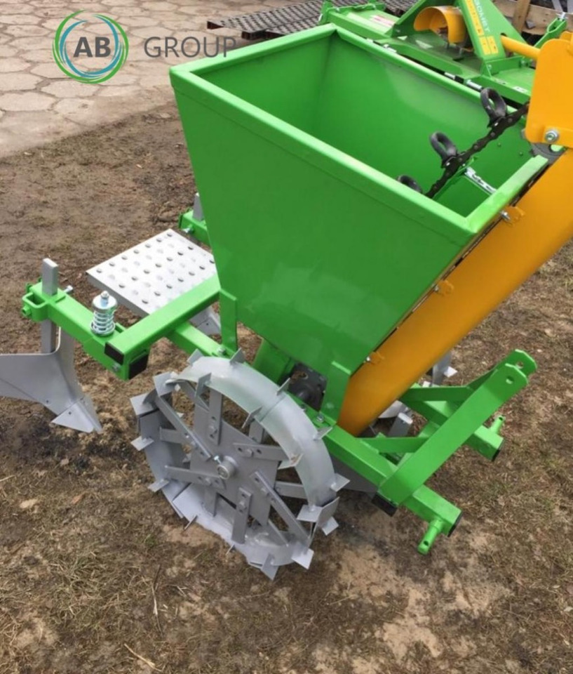 Bomet single-row potato planter Gemini S 239/2 - Perunanistutuskone: kuva Bomet single-row potato planter Gemini S 239/2 - Perunanistutuskone Bomet single-row potato planter Gemini S 239/2 - Perunanistutuskone: kuva Bomet single-row potato planter Gemini S 239/2 - Perunanistutuskone
